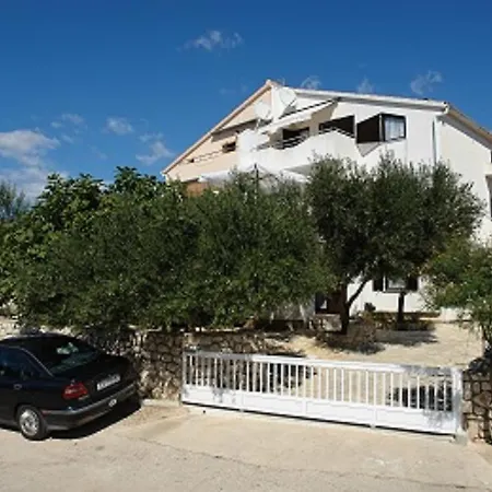 Apartment Besedic *