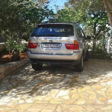 Besedic Apartment *