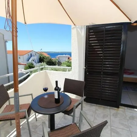 Apartment Besedic *