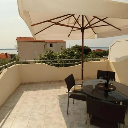 Besedic Apartment *
