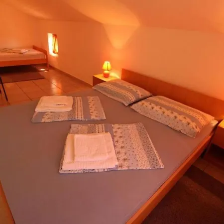 Besedic Apartment *